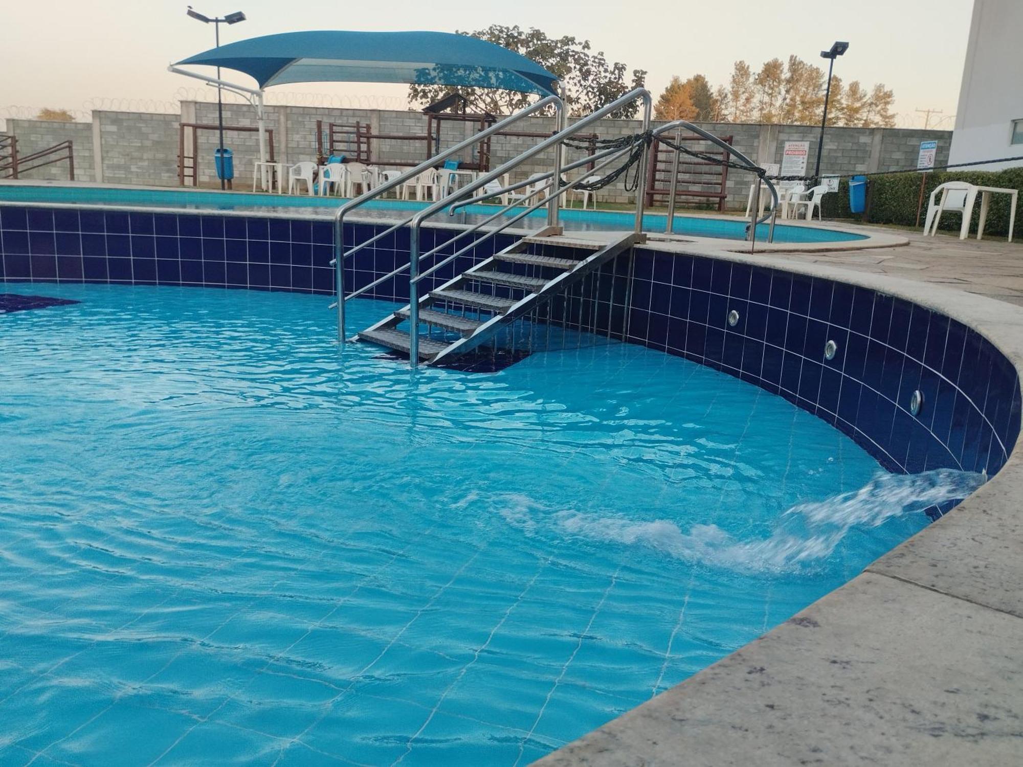 Confortavel Apto De 2 Quartos - Lagoa Quente *